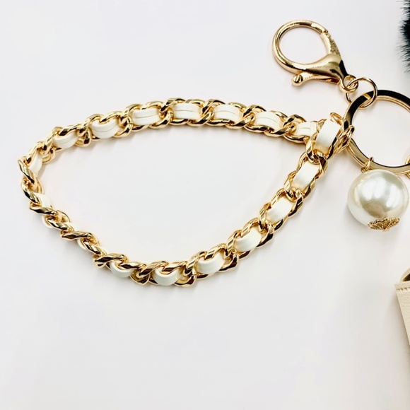 Trendy flower/#5 mini purse Pom Pom wristlet keychain bag charm cream black gold - Picture 5 of 9